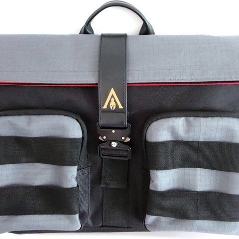 Assassin's Creed Odyssey - Washed Look Messenger Bag With Coloured Webbing