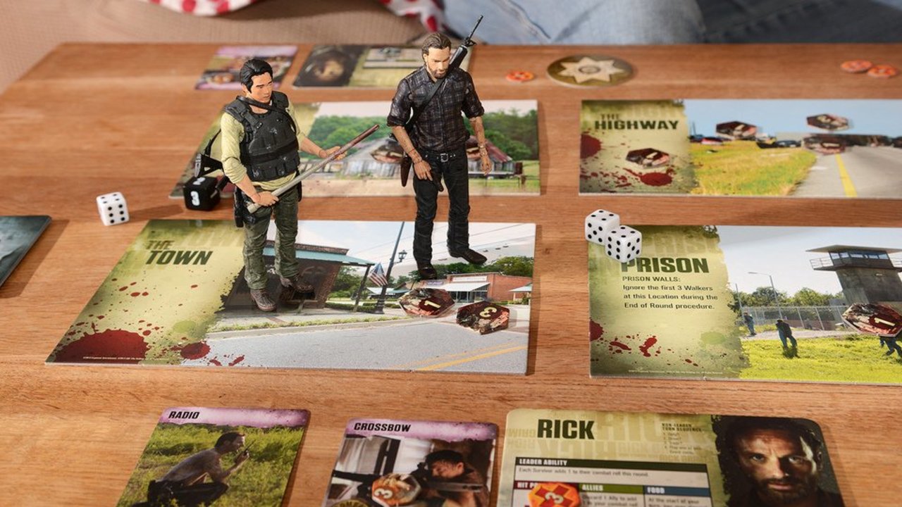 The Walking Dead Board Game: The Best Defense image #1