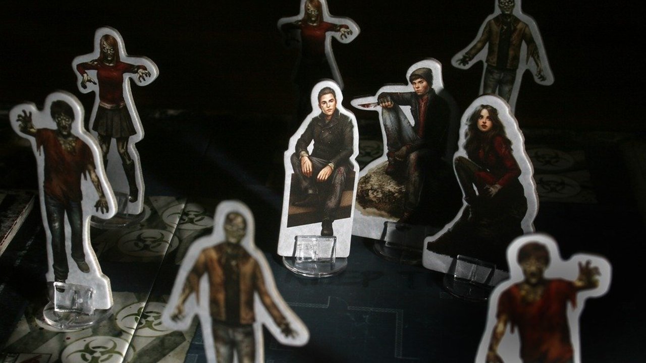 Dead of Winter: A Crossroads Game image #10